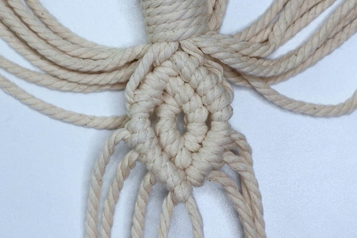 Free Macrame Hanging Storage Basket Pattern (DIY Makeover!) Marching