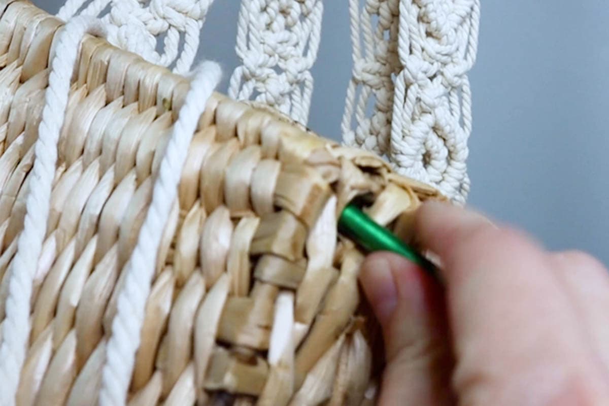 Free Macrame Hanging Storage Basket Pattern (DIY Makeover!) Marching