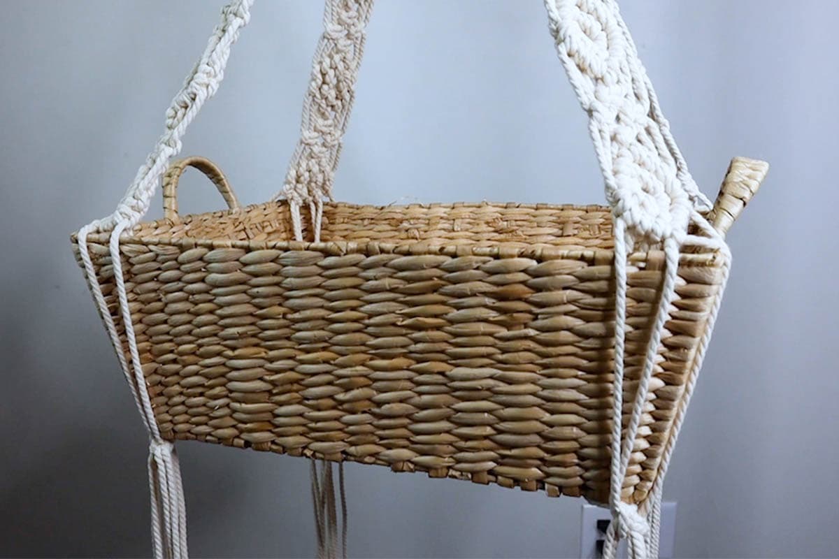 Free Macrame Hanging Storage Basket Pattern (DIY Makeover!) Marching