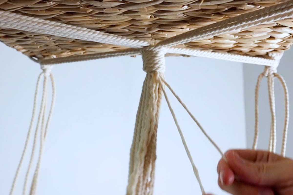 Free Macrame Hanging Storage Basket Pattern (DIY Makeover!) Marching