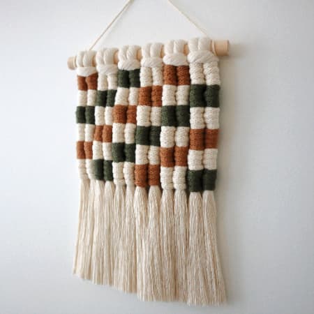 mini macrame checkered wall hanging featured image