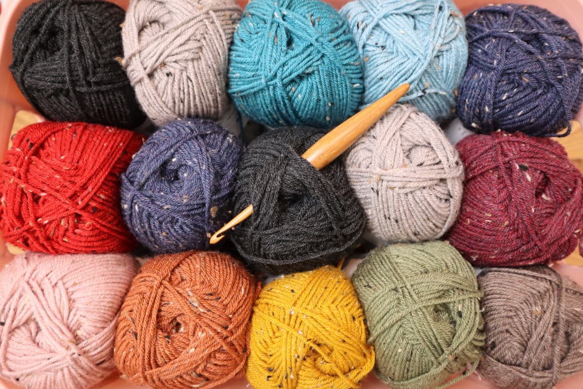 Brava Tweed Worsted Weight Yarn