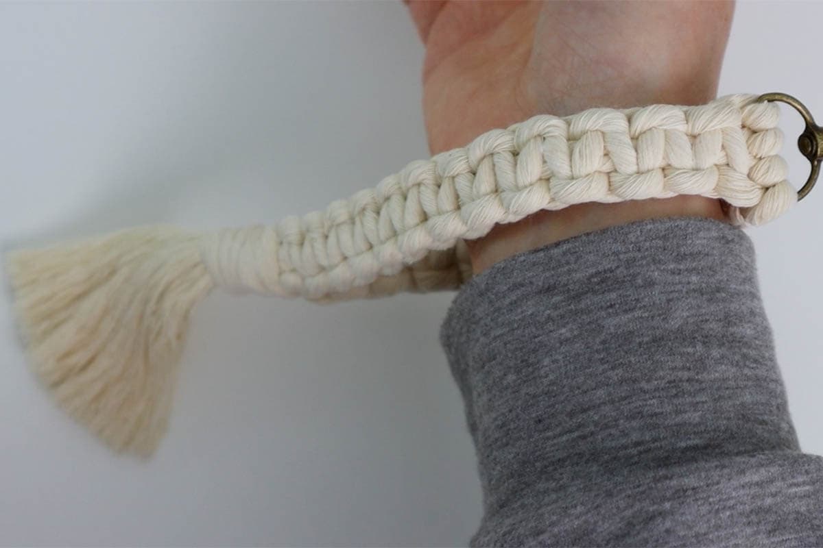 DIY Macrame Wristlet Keychain (2 Ways!) Easy Tutorial Marching North