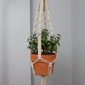 featured image for simple macrame plant hanger post