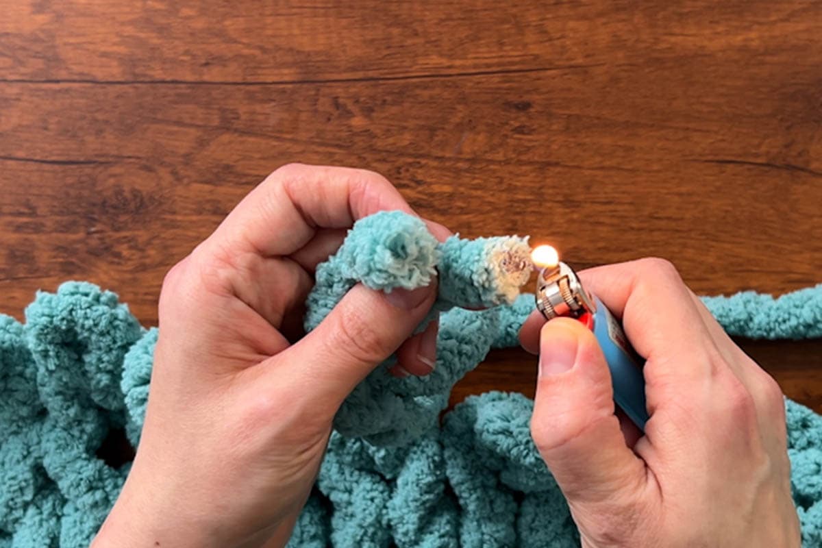 joining yarn ends with the lighter method