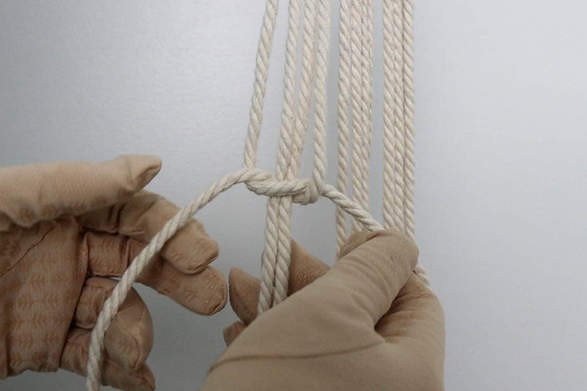 tying spiral knots