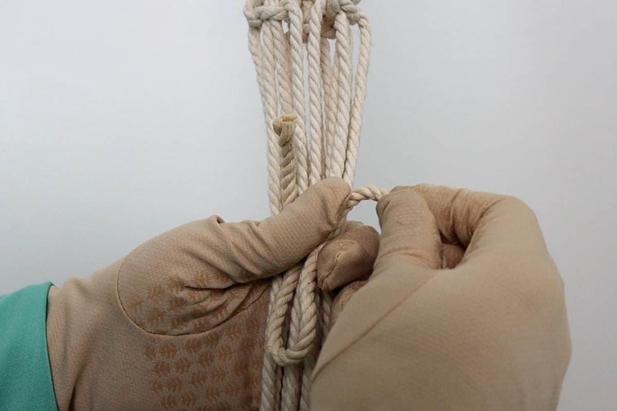 tying a wrapping knot