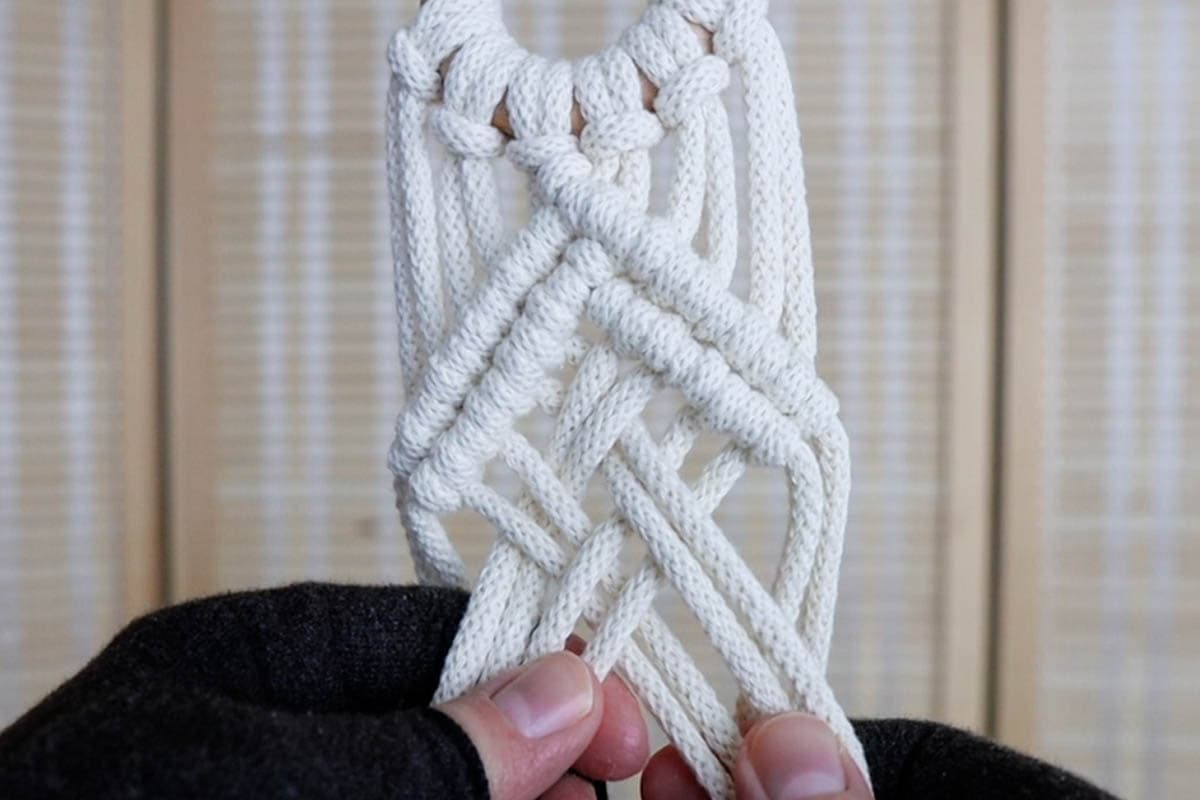 weaving the center cords of the diamond together