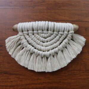 featured image for macrame semi circle wall hanging pattern