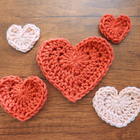easy crochet hearts pattern featured image
