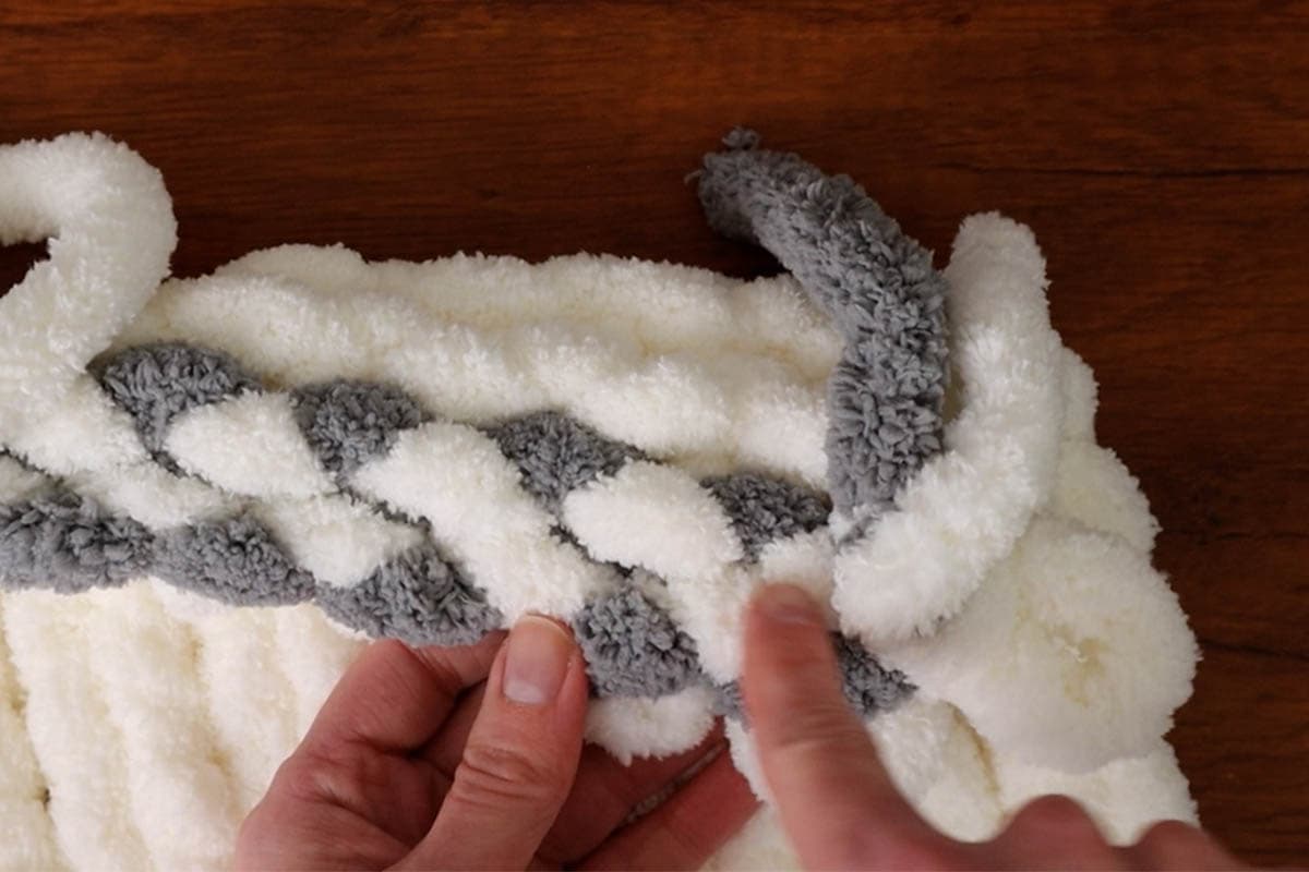 basic knot yarn join
