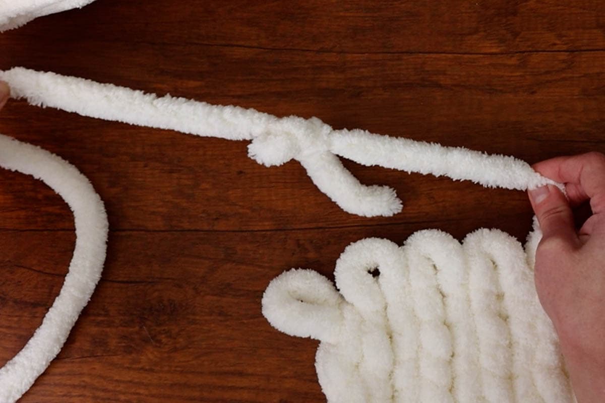 making a magic knot