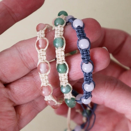 featured image of beaded macrame bracelets