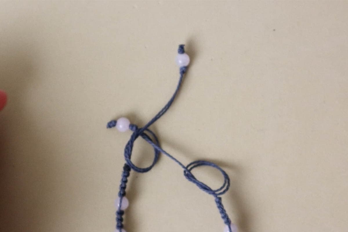 making the sliding knot closure