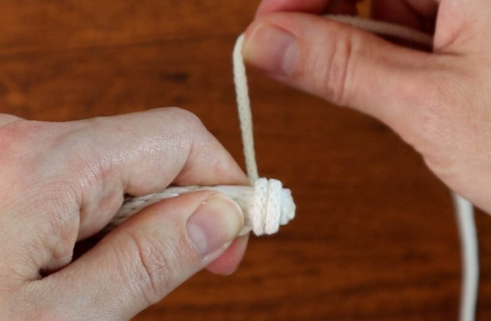 wrapping the filler cord to start the basket