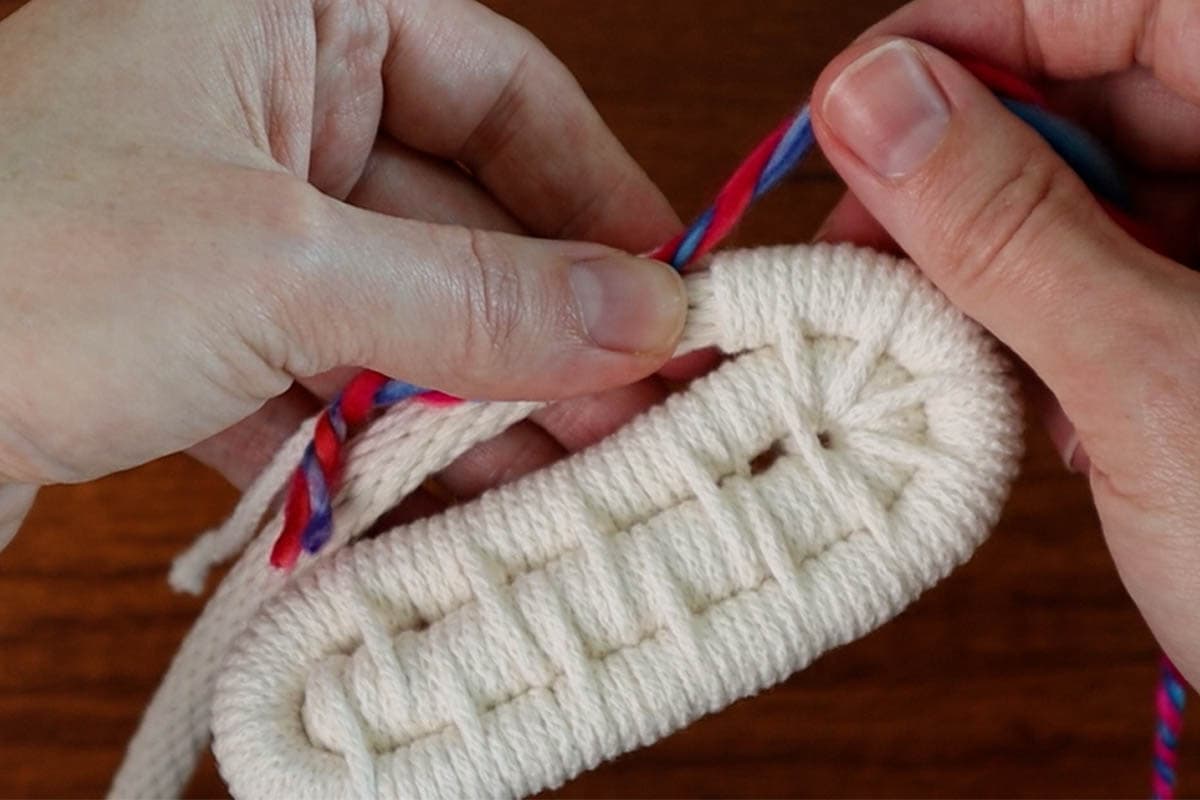 joining on a new color of yarn