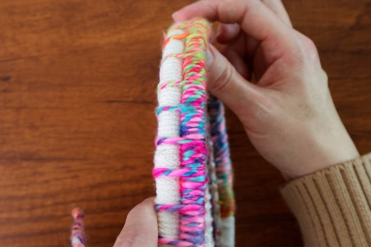 edge of basket, showing building up the sides
