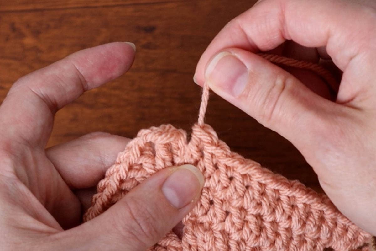 doing the invisible join for the solid crochet granny square tutorial